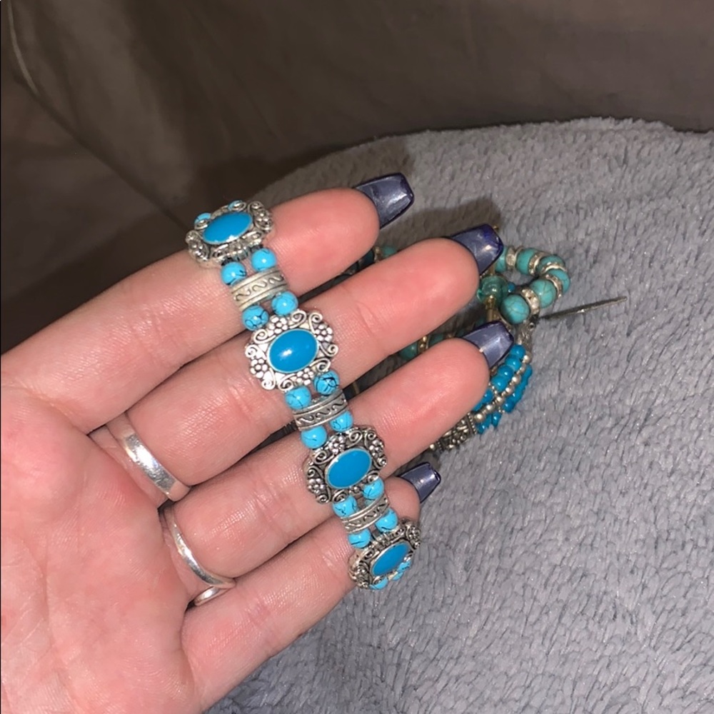 Multiple stackable bracelets - Picture 3 of 6